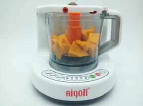 容器加上南瓜块，大人也要一起吃的话，可以对加一点，