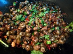 出锅撒香菜末，