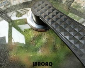 盖上锅盖，焖2-3分钟，让锅温上升。