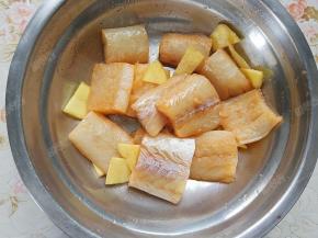 拌匀腌制二十分钟