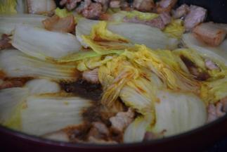 加入生抽翻炒均匀