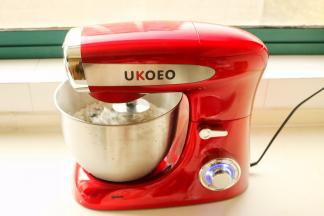 UKOEO厨师机开一档即可。