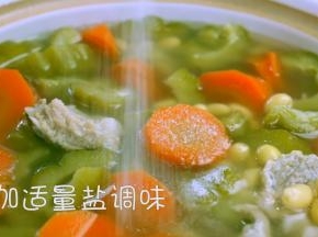 最后加入适量的盐调味，即可开吃。