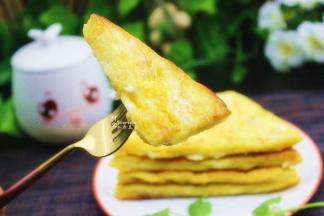 鸡蛋吐司片，就煎好了，美味可口的早餐。