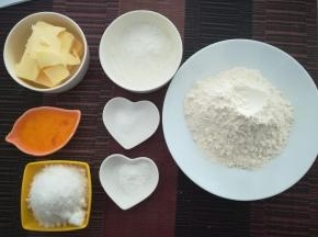 把材料都称出来。