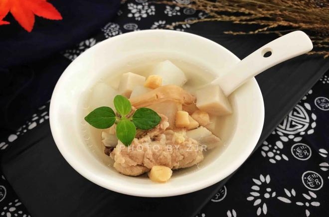 沙虫瑶柱鲍菇萝卜排骨汤