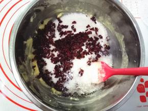 蔓越莓碎也放进去。