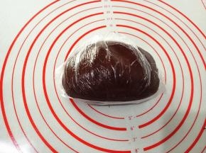 装保鲜袋常温静置1个小时。