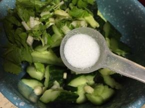 加入适量的盐