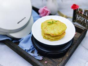 用华夫饼机器烙饼，1.无需翻面，2.不用担心饼糊的事情。