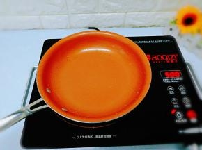 取一口陶瓷平底锅