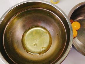 分离蛋清与蛋黄