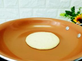 电陶炉开300度刚好 ，第一个500感觉有点高了，锅还未热时勺入面糊