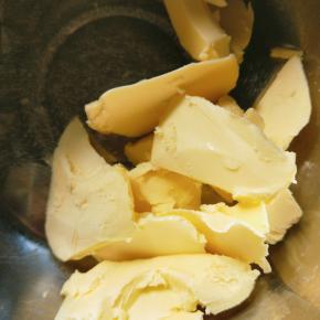 黄油提前在温室软化