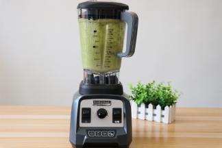 开始搅打，程序结束后破壁机会自动停止；