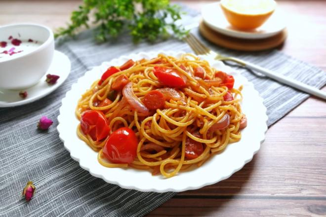 番茄火腿炒意面
