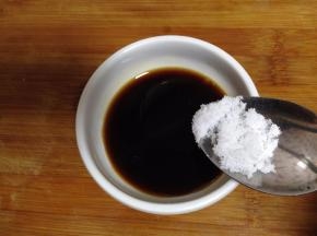 白糖拌至糖溶化