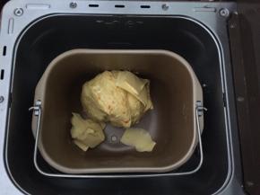 加入软化的黄油，再和面30分钟