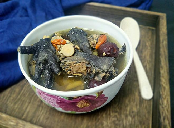 气血双补的乌鸡汤