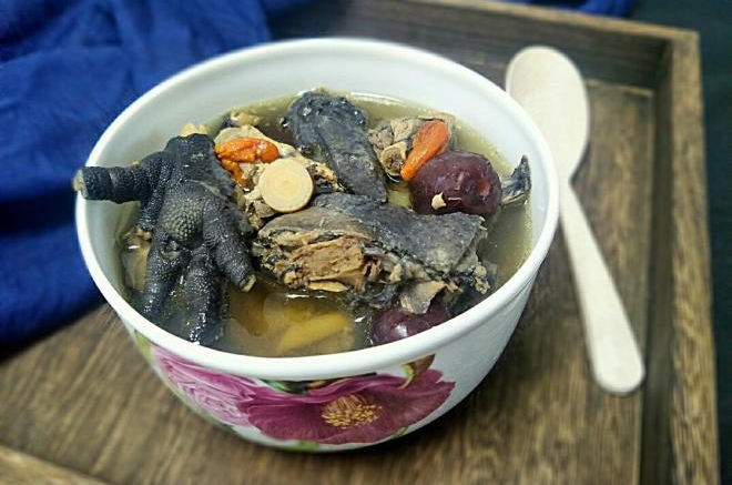 气血双补的乌鸡汤