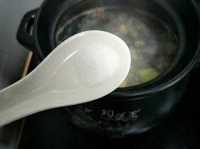 最后关火出锅前放盐就可以了