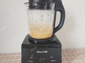 米厨破壁机接通电源，选择酱料程序