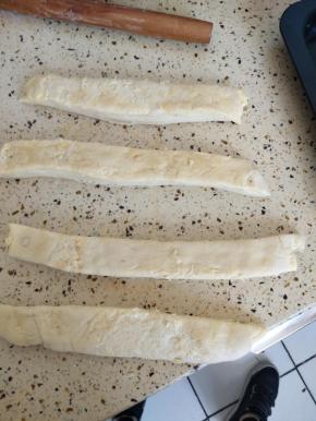 面团擀面开切成细条