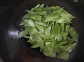加入莴笋片