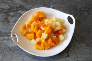 放入蒸锅蒸熟；