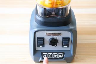 接通电源，选择热汤功能开始制作；