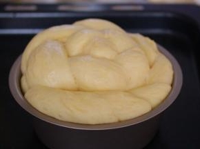 烤箱165度预热。二次发酵至模具的八分满即可