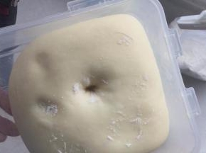 放至温暖环境中发酵至两倍大