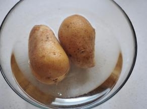 土豆取出过下冷水