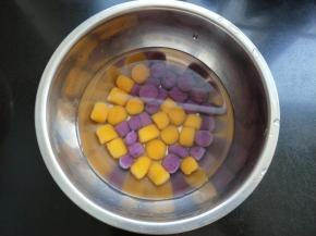 依然是放清水中浸泡。