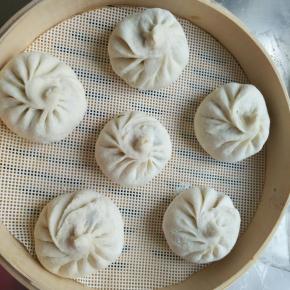 冷水上锅，大火烧开蒸15分钟