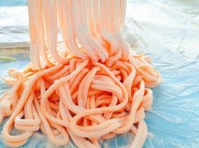 然后压出面条。