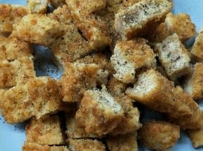 现磨黑胡椒。