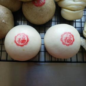 光滑柔软的馒头！