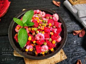 盛盘，来一朵薄荷装饰一下，哈哈！