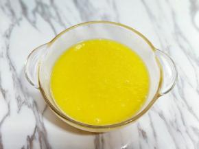 再次用手动打蛋器打至均匀。