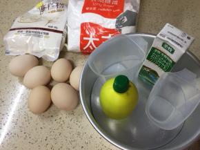 准备所需食材，八寸蛋糕模具刚刚好