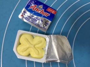 取黄油自然软化