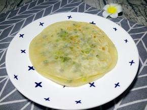 因为只剩了五个饺子皮的量，所以只做了一张饼，喜欢的可以多做几张。