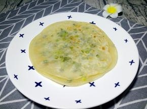 因为只剩了五个饺子皮的量，所以只做了一张饼，喜欢的可以多做几张。