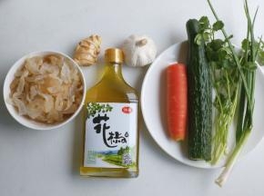 材料准备齐，洗干净。