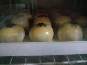 放进预热好的烤箱，170度烤40分钟即可。