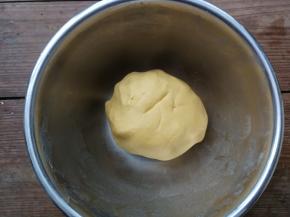 和成一个不粘手的面团