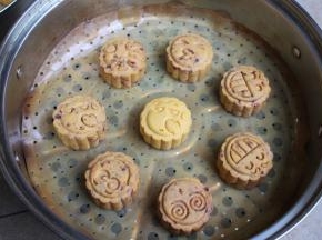 全部包好后依次摆入蒸屉