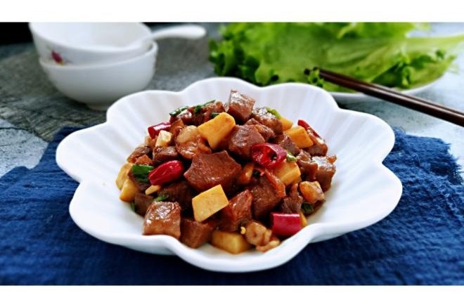 黑胡椒牛肉粒