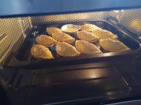 放入烤箱中层180度20分钟